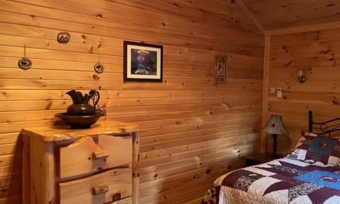 McArthur Cabina | Lowry's Retreat