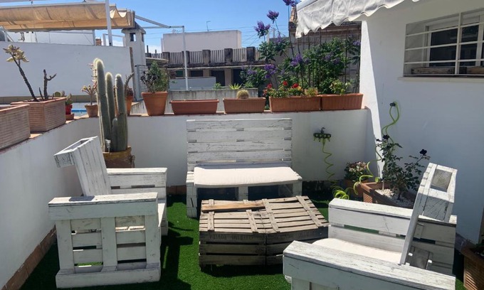 San Bartolome Apartamento | LR2 Private Terrace & Parking Right in the city Center
