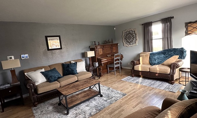 Billings Casa | Lrg family hm 5min drive to two hospitals, cancer center,colleges & METRA Arena