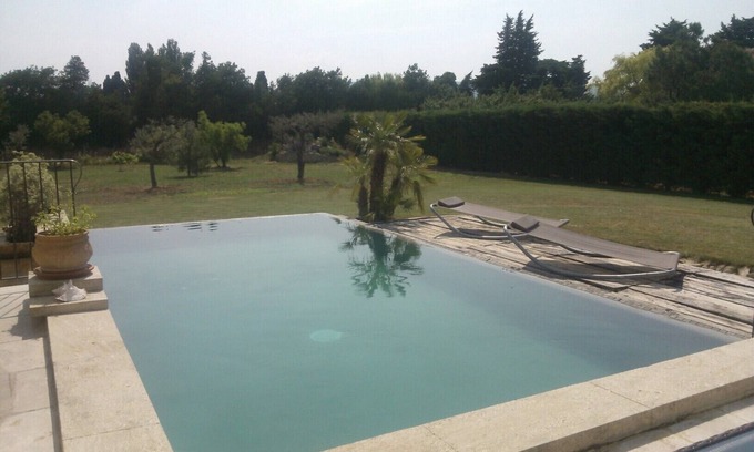 Cavaillon Casa | LUBERON Hermosa casa provenzal con aire acondicionado y piscina privada en el campo