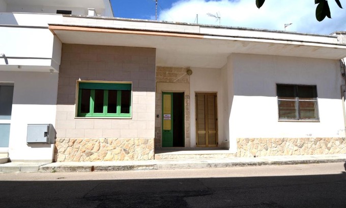 Roca Vecchia Casa | Luce holiday home with air conditioning for 5 guests