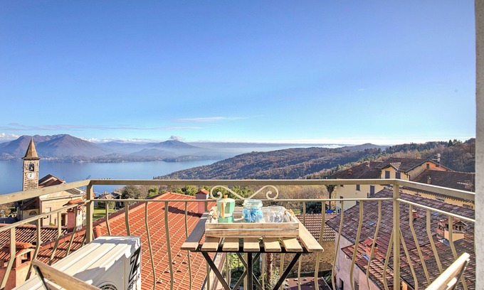 Levo Apartamento | Luce Lake View on Stresa Hill, Stresa, Italy