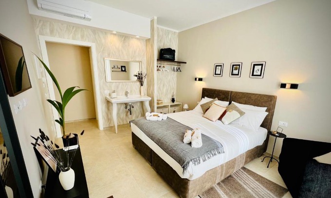 Prato Cama Y Desayuno | Lucentum