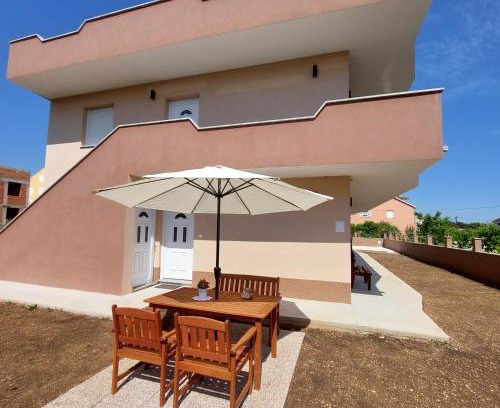 Kastel Stafilic Apartamento | LUCIJA