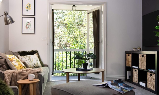 Hepburn Springs Cabaña | Lucini Cottage- wood fire and stunning bush views