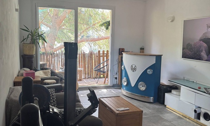 Saint-Martin Cama Y Desayuno | LUCKY ART HOME, MONTPELLIER CENTER TOWN 2 STREETCAR STOPS AND BEACHES 10 MIN AWAY.