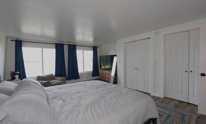 Shelbyville Cabaña | Lucky Catch Cottage 4 bedroom/2 bathrooms with AC on Gun Lake