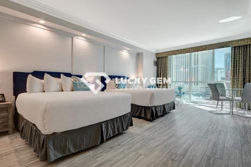 Las Vegas Hotel | Lucky Gem Penthouse & Luxury Suites at Signature Resort, Strip View 509