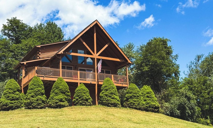Grassy Creek Cabina | Lucky Hill Hideaway - New Rental 2025