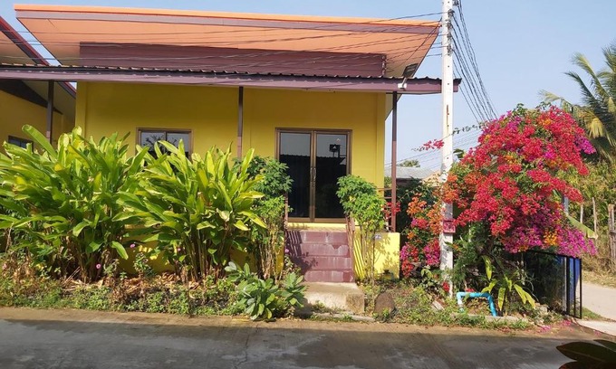 Prakhon Chai Casa | Lucky Home Prakhon Chai