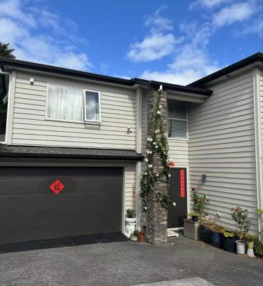 Albany Casa | lucky house