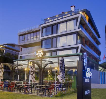 Eski Lara Hotel | Lucky Monkey Hotel