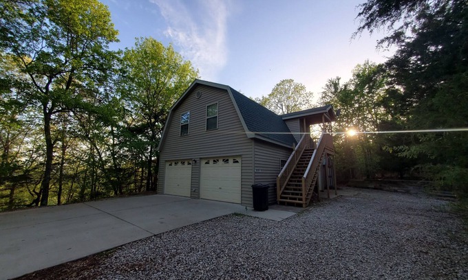 Lost Bridge Village Cabaña | Lucky's - Adorable Cottage by the Beaver Lake Sailboat Club