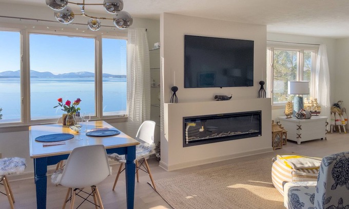 Sullivan Casa | Lucky Stone Retreat - private beach & Acadia view