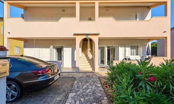 Lovrecica Casa | LUCREZIA house with apartments