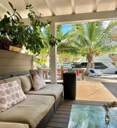 Eastern Shores Apartamento | Lugar encantador balcón vista al agua