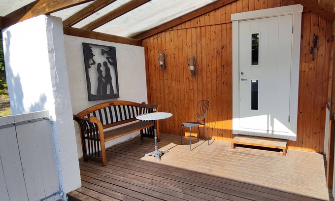 Solvesborg Cabina | Lugnt boende vid naturreservat med bara fyra minuter till centrum