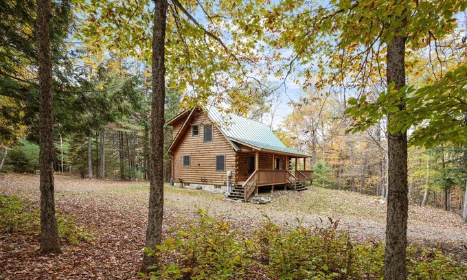 Lisbon Cabina | Luigi's Lodge - Hidden Pet Friendly Cabin in Landaff, Near Loon and Cannon