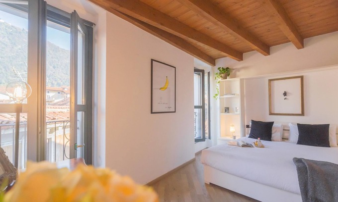 Como City Centre Apartamento | Luini 7 in Como With 2 Bedrooms and 1 Bathrooms