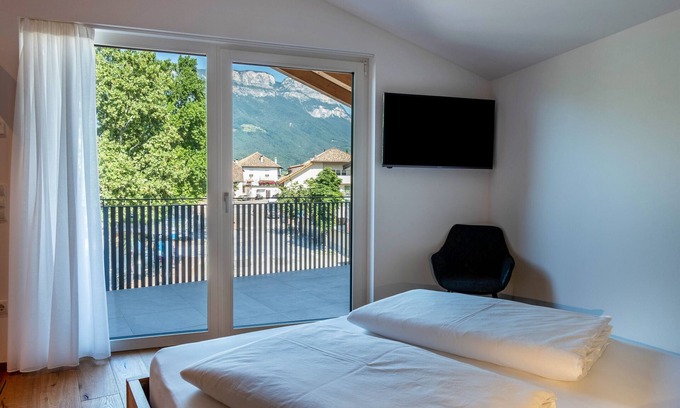 Cornaiano Apartamento | 'Luislhof Hof - Apartamento Pomum' con vistas a la montaña, terraza y Wi-Fi