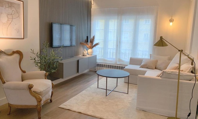 Distrito Llano Apartamento | Lujoso apartamento boutique a estrenar con parking gratis