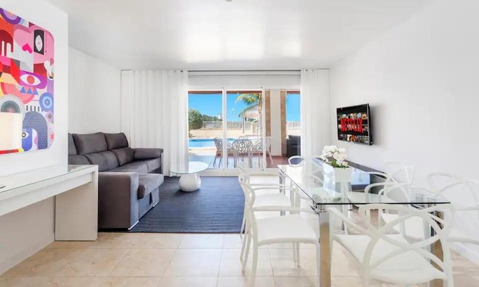 Platja de l'Arenal Apartamento | Lujoso y Equipado Apartamento en Playa del Arenal
