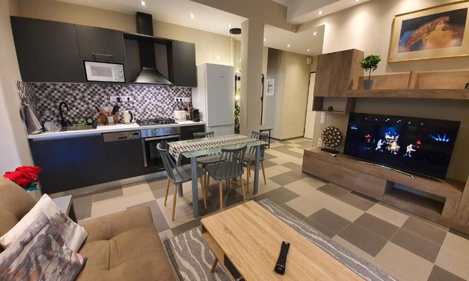 Athens Apartamento | LUKAS-2 B/R LUXURIOUS FLAT WITH VERANDA