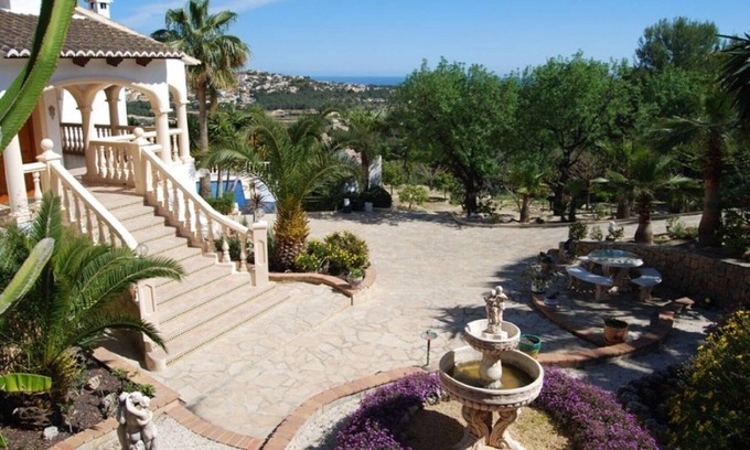 Empedrola Villa | luksus villa med piscina privada, 3 km fra strand