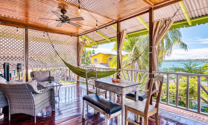 Bocas del Toro Cama Y Desayuno | Lula's Bed & Breakfast