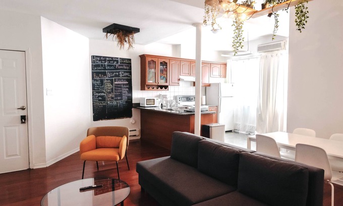 Riverside Apartamento | Lum The Queen - Spacious One-Bedroom Apartment