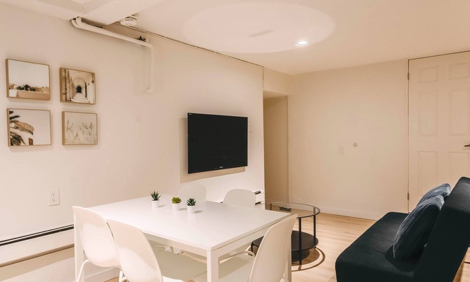 Riverside Apartamento | Lum The Queen - Two-Bedroom Apartment