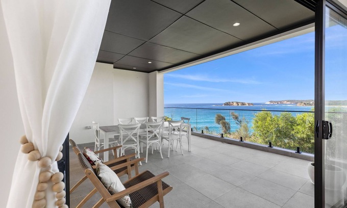 Malua Bay Casa | Luma Vista | Overlooking McKenzies at Malua Bay