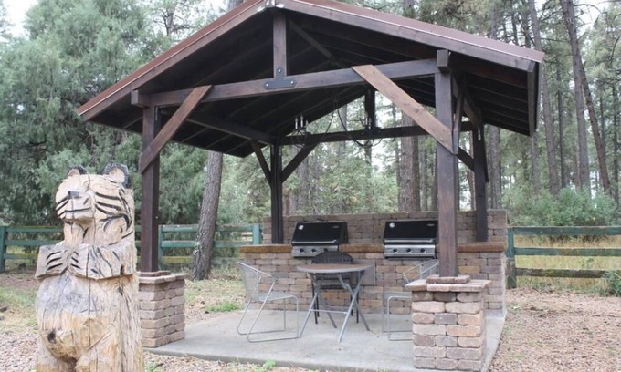 Pinetop-Lakeside Hotel | Lumbermens Village
