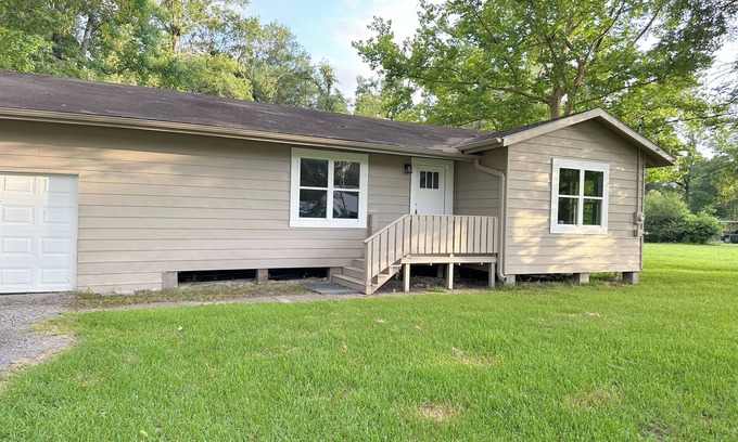 Voth Casa | Lumberton Texas 3 bedroom 1 bath updated home