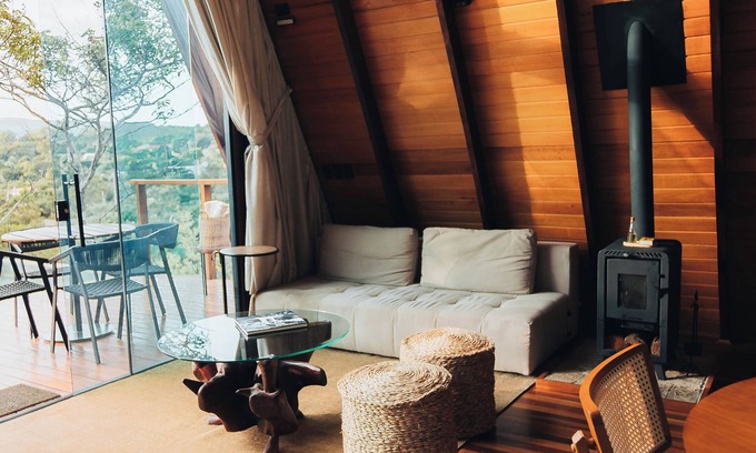 Alto Paraiso de Goias Cabina | Lume Cabin, A-frame cabin that combines comfort and elegance.