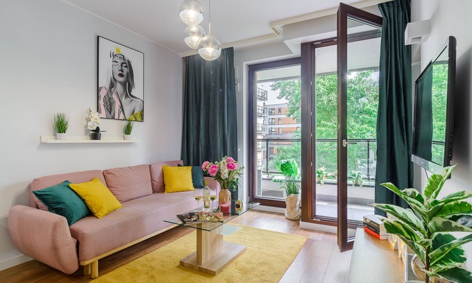 Wola Apartamento | Lumina apartment with balcony Warsaw