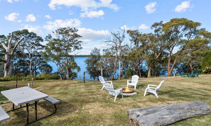 Silverwater Casa | Luminara Lago 6br Waterfront Retreat with Pool at Silverwater