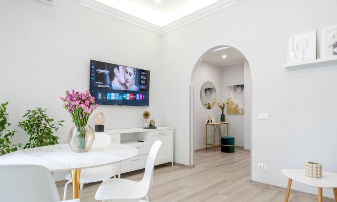 EUR Apartamento | Luminoso Appartamento Ristrutturato con Posto Auto Privato
