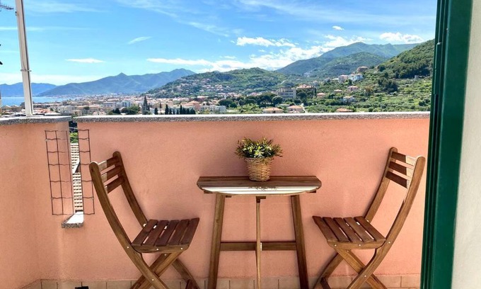 Borgio Verezzi Apartamento | Luminoso Bilocale con Balcone a Borgio Verezzi