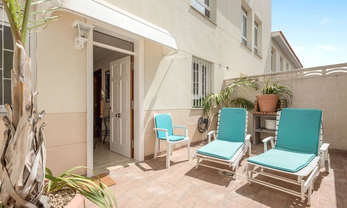 Las Arenas Casa | Luminosa y espaciosa "Casa Vacacional con Encanto" con terraza. Wifi disponible.