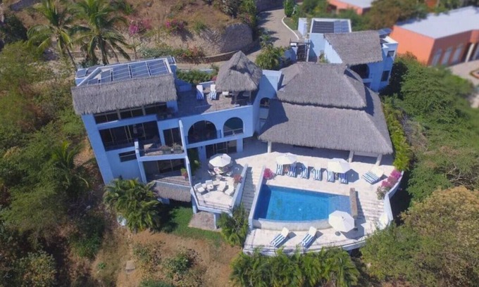 Penínsulas de Santiago Apartamento | Villa frente al mar ubicada en comunidad de lujo en Manzanillo