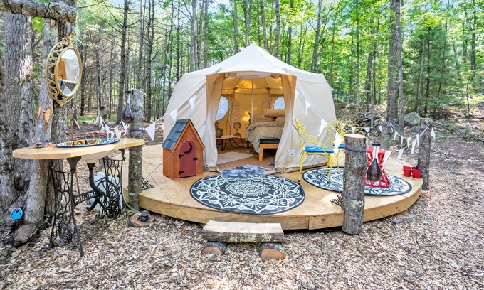 Acton Alquiler De RV | Luna BOHO glamping at its best.