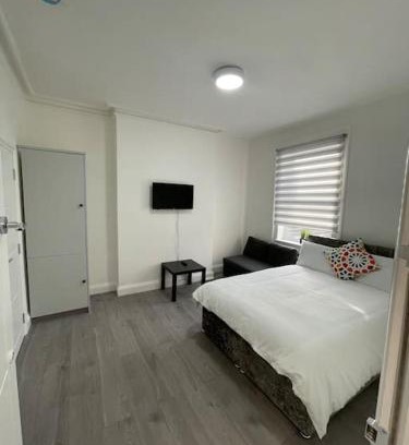Broad Green Apartamento | Luna - Deluxe London Studio Flat