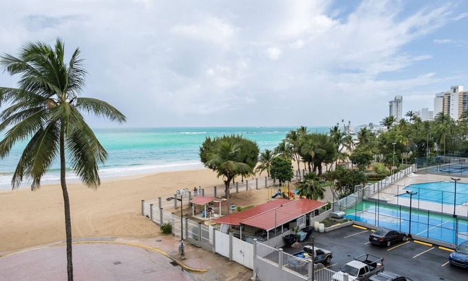 Isla Verde Apartamento | Luna Llena 1BDR Oceanview Pool