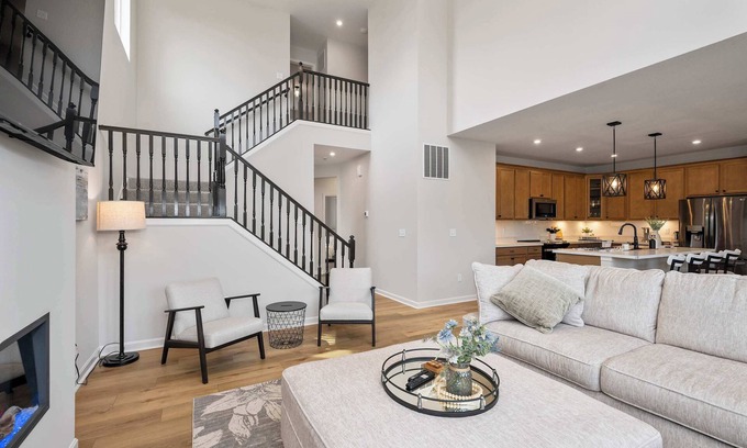 Walton Casa | Lunar Haven – Gorgeous 5 BDR
