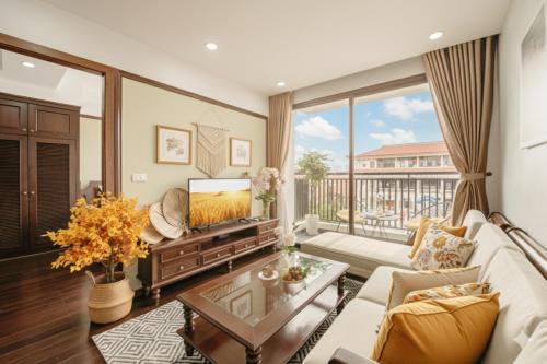Quang An Apartamento | Lunaria Two Bedroom Apartment - The Epicenter of Luxury and Convenience