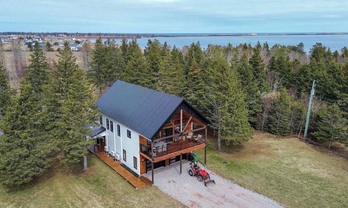 Brackley Beach Casa | Lupin Lodge minutes to Brackley Beach