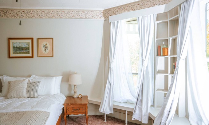 Etna Cama Y Desayuno | Lupine Room