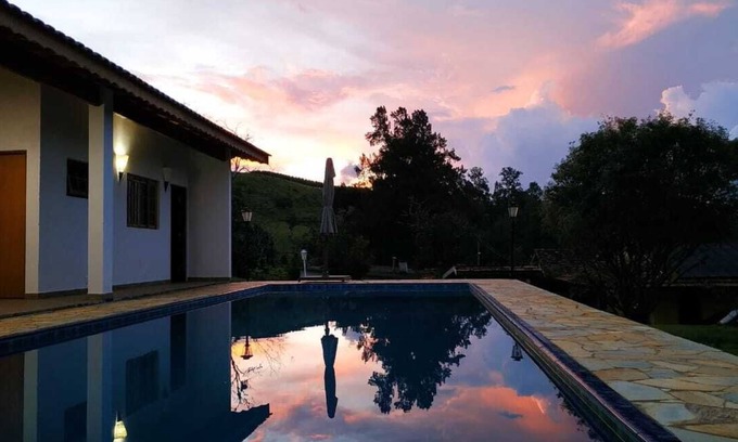 Piracaia Casa | Exuberante belleza en medio de la naturaleza rústica del campo
