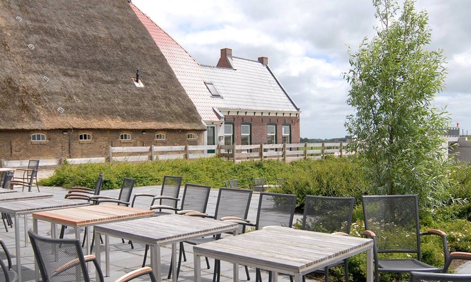 Sint Annaparochie Otro | Pintoresca casa rural en San Annaparochie con sauna